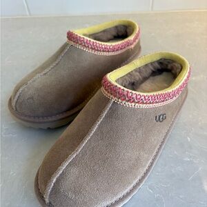 UGG Tasman Suede Slippers with Pink Embroidered Trim Big Kids Size 4